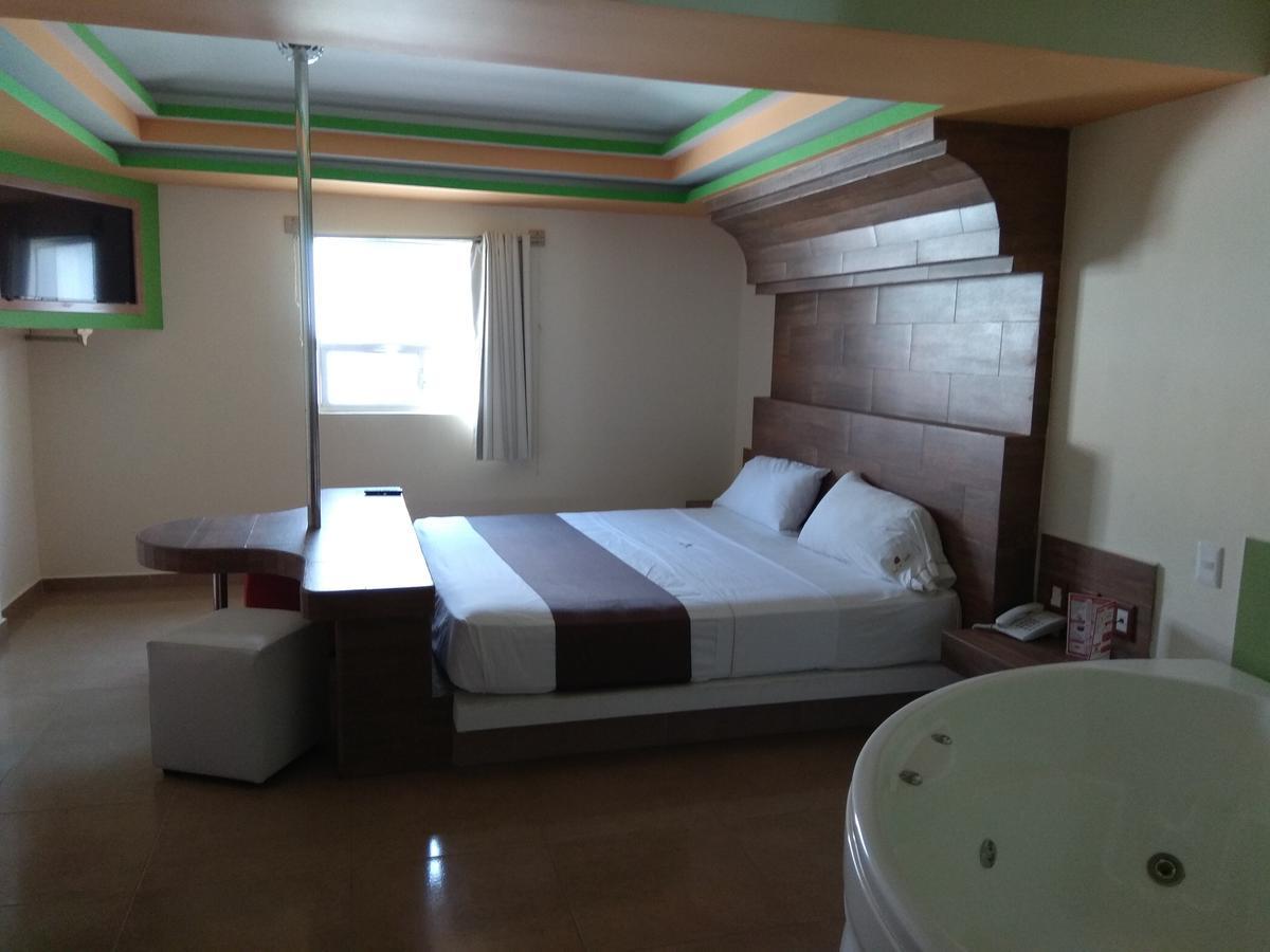 Hotel Rubi Manzanillo Exteriör bild
